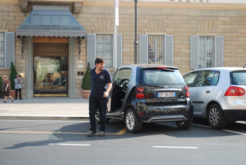 Auto Europa Garage Manager Illegally Parking Car in Florence