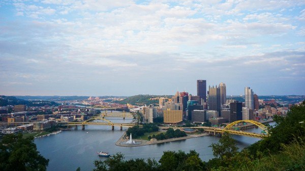 Pittsburgh's skyline with a Sony a6000 wide angle lens