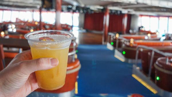 Drinks at Spinnaker Lounge on the Norwegian Jewel