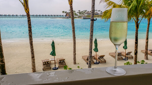 Welcome Champagne for Diamond Members at Hilton SAII Lagoon