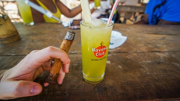 Cigar and Mojito in Cuba