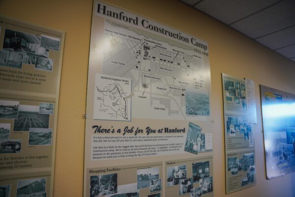 Hanford Reactor Construction