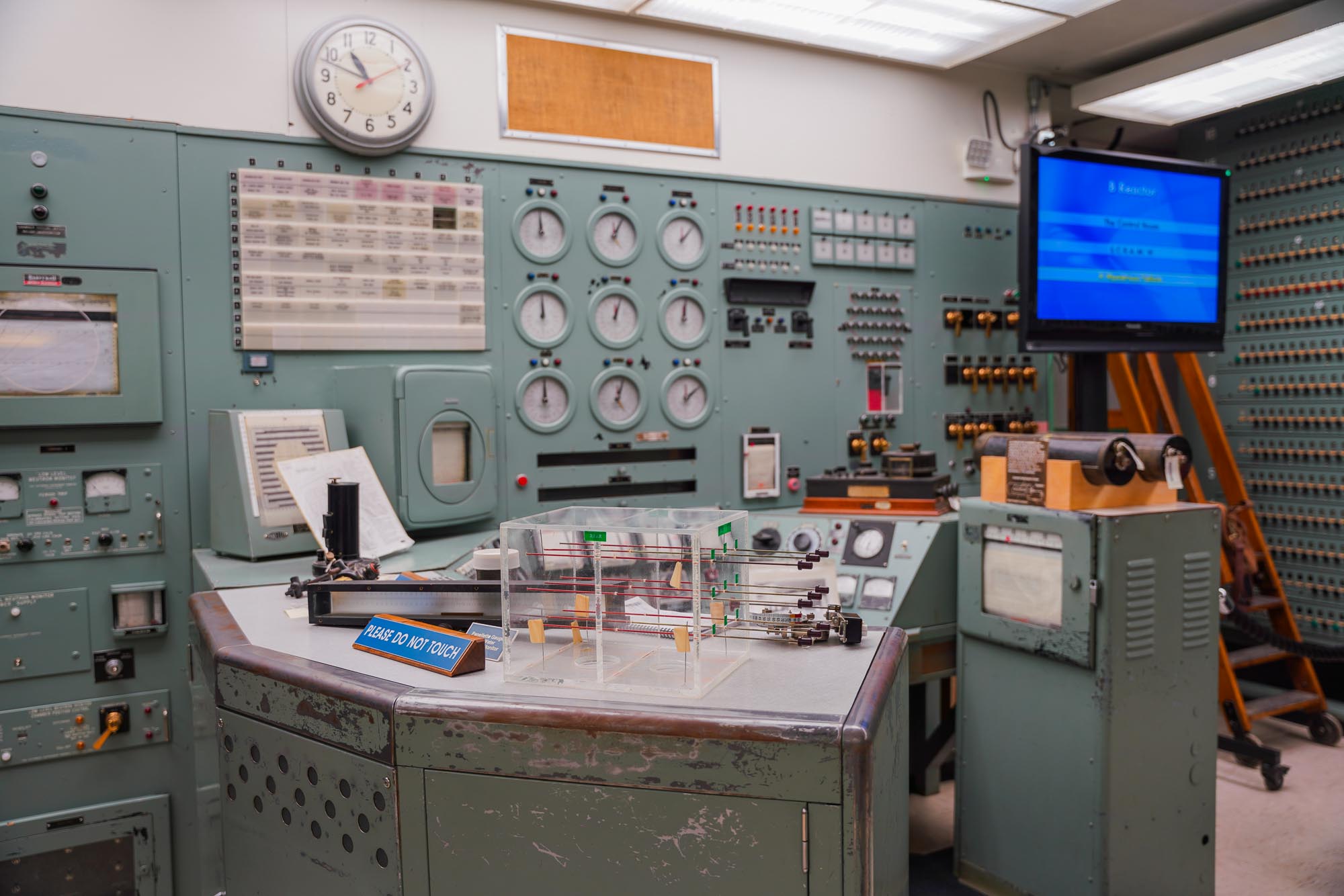 B Reactor Control Room