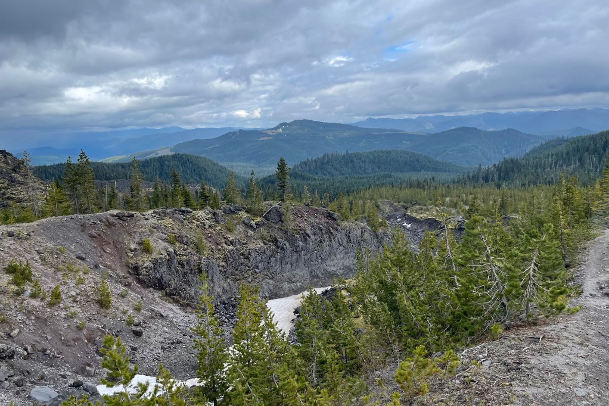 Climbing Mt St Helens